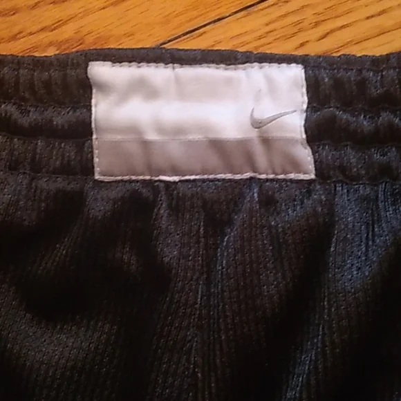 NIKE black reversible basketball shorts - Picture 4 of 5